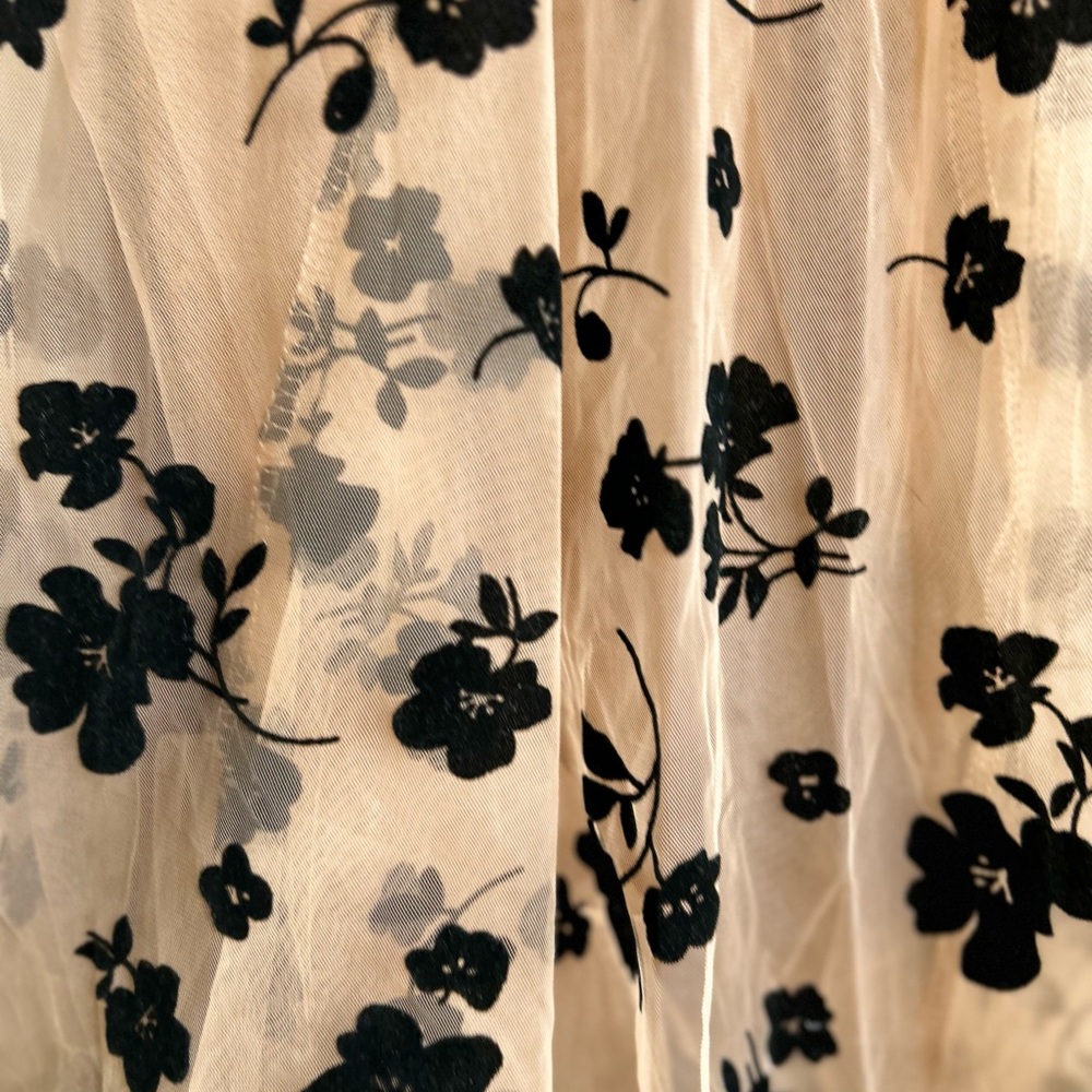 Chicwish M Tule Layered Skirt Velvet floral Appliqués Fairy Grunge New 5641 - Picture 6 of 12